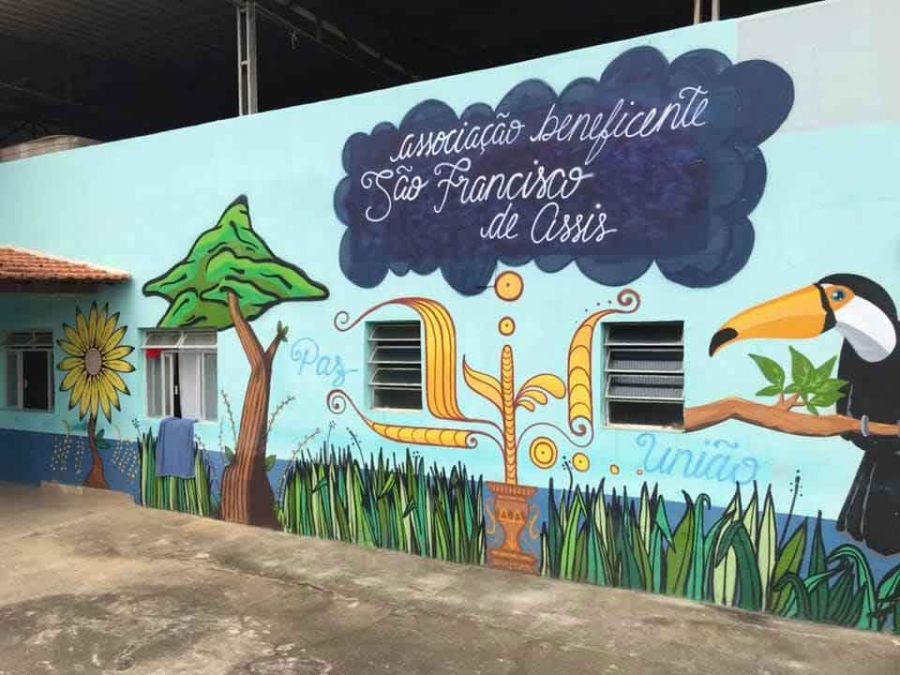 Lar São Francisco de Assis, em Descoberto (MG), enfrenta desafios financeiros e burocráticos para manter atendimento a 34 idosos