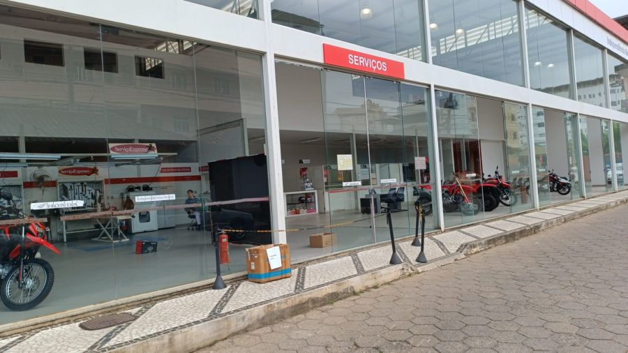 Concessionária de motos é alvo de furto durante a madrugada no centro de São João Nepomuceno