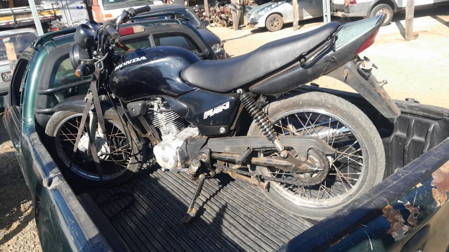 PM apreende dois menores com moto furtada no bairro Industrial em São João Nepomuceno