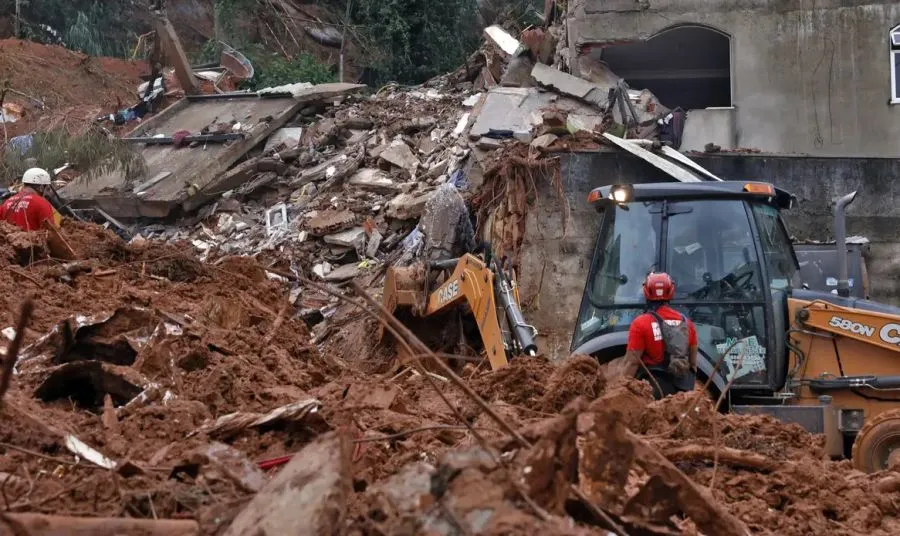 Força-tarefa intensifica buscas por desaparecidos após chuvas na Zona da Mata