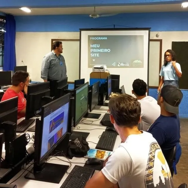 RIO POMBA VALLEY ABRE MIL VAGAS GRATUITAS EM CURSOS DE TECNOLOGIA PARA ESTUDANTES DA REDE PÚBLICA